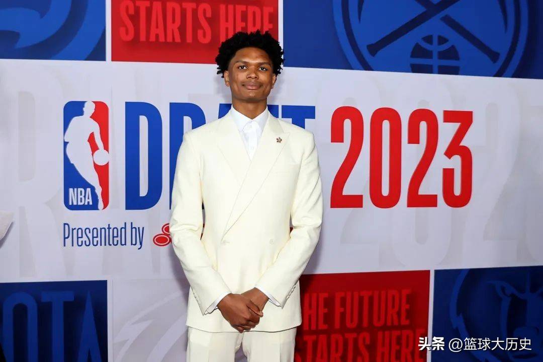 顶级防守和, 年无保障, 么处理吗