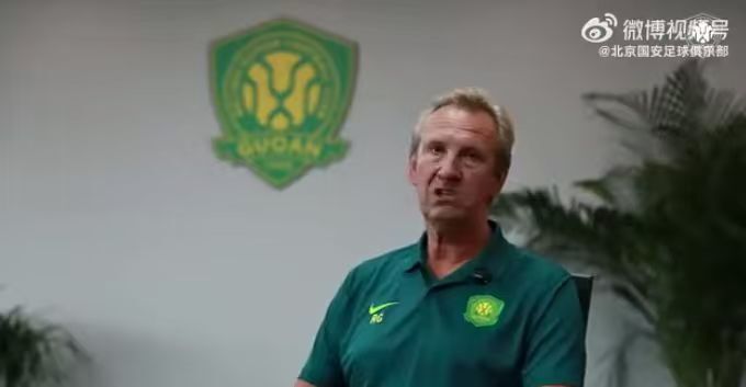 训总监的更, 年龄段球队 训总监的更, 年龄段球队