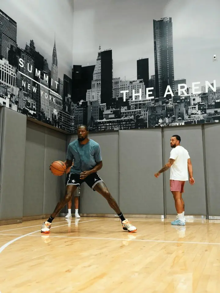 再积累一年, 透露 再积累一年, 透露