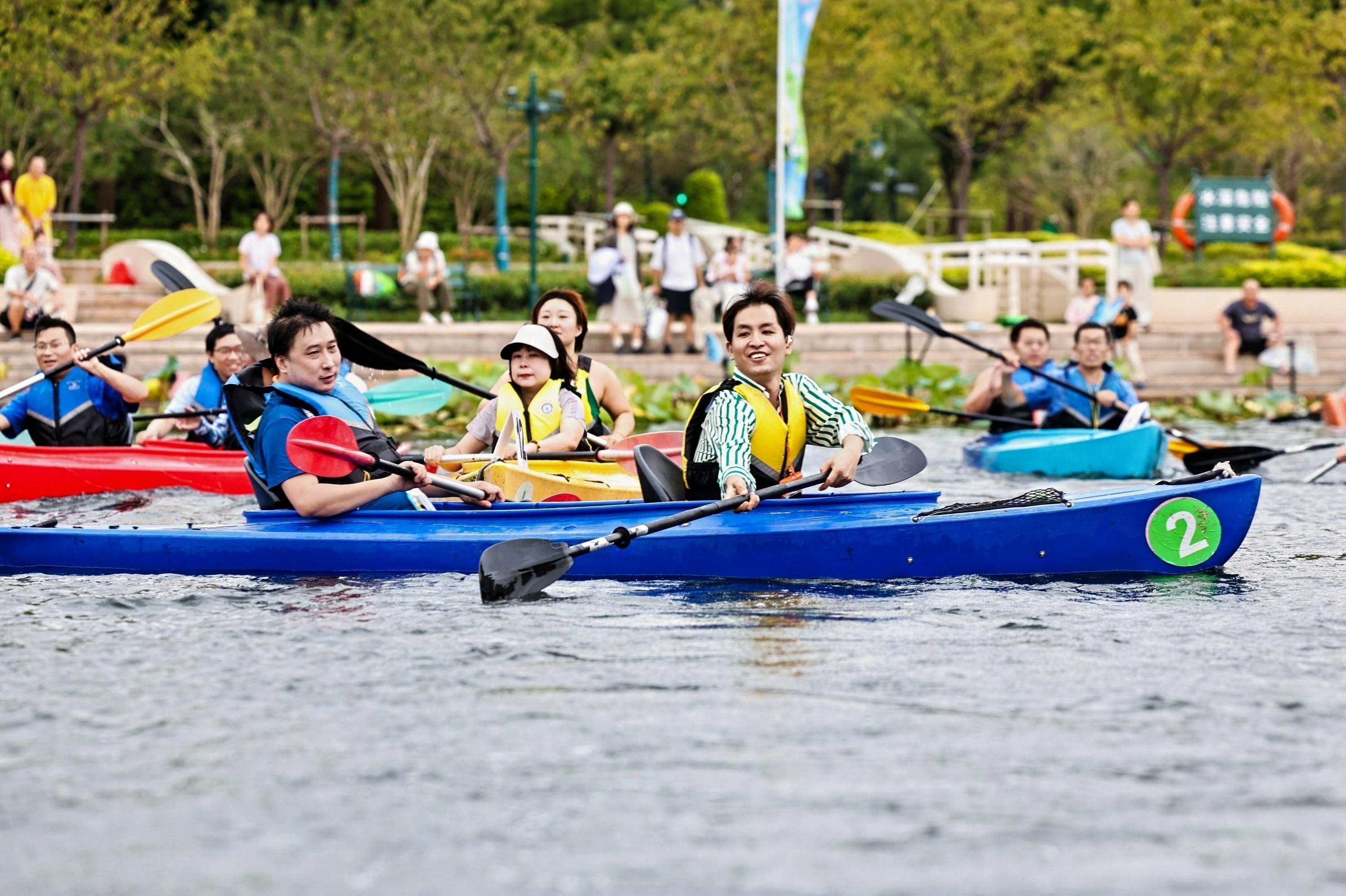 多元参赛展, 福象新江湾, 队员们周三